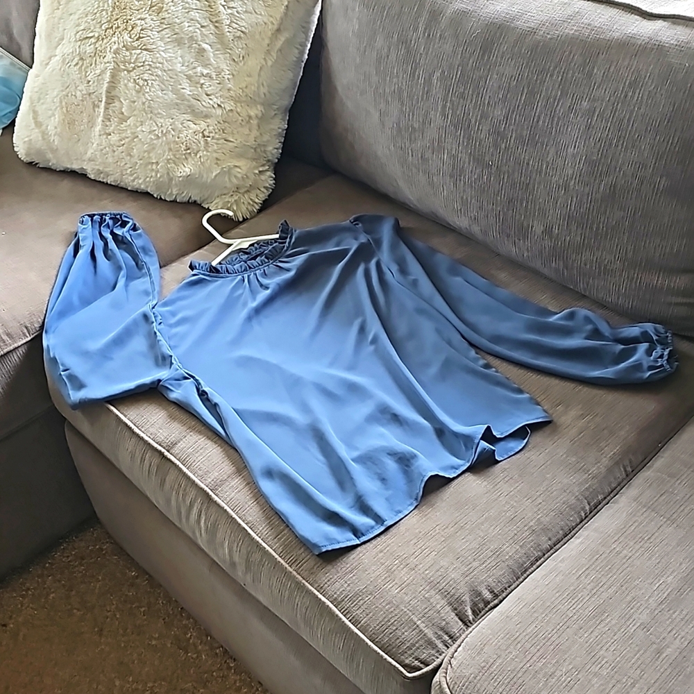 Country blue blouse